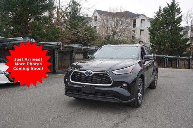 used 2023 Toyota Highlander Hybrid car, priced at $40,495