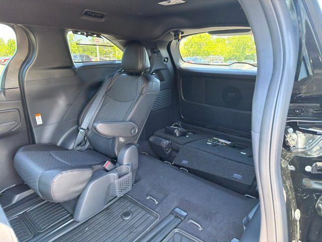 new 2026 Toyota Sienna car, priced at $58,365
