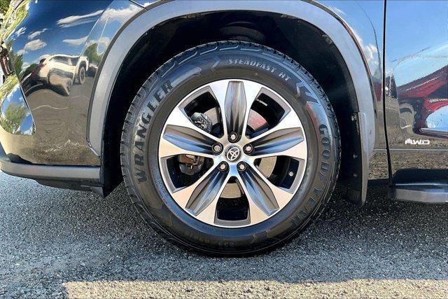 used 2023 Toyota Highlander Hybrid car, priced at $37,495