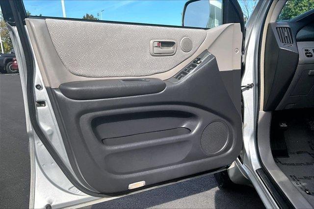 used 2002 Toyota Highlander car, priced at $7,990