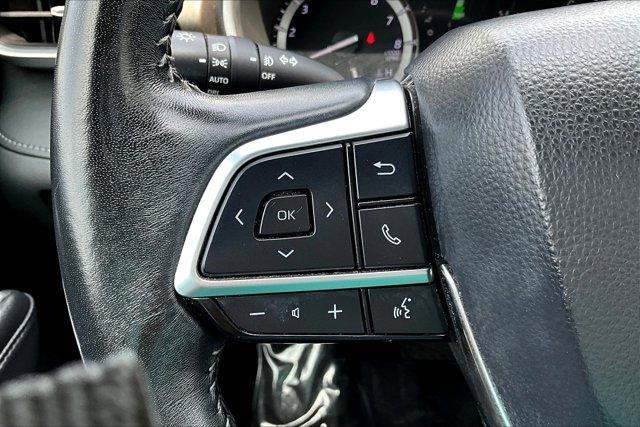 used 2021 Toyota Highlander car, priced at $29,995