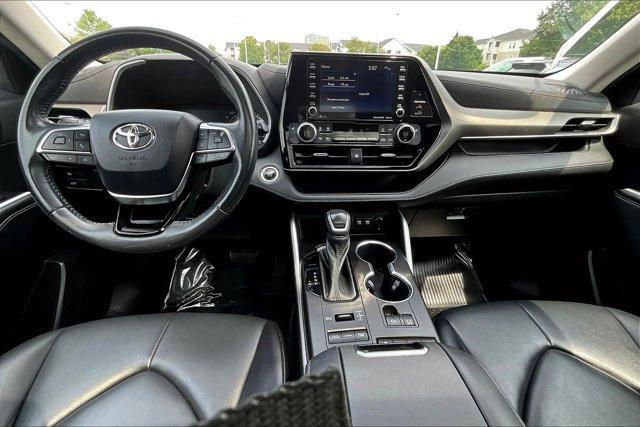 used 2021 Toyota Highlander car, priced at $29,995