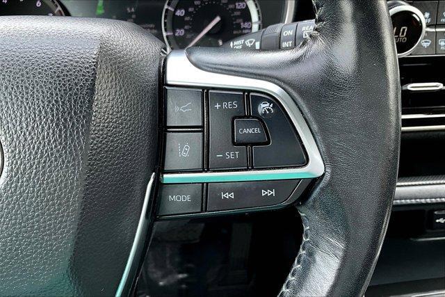 used 2021 Toyota Highlander car, priced at $29,995