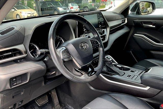 used 2021 Toyota Highlander car, priced at $29,995