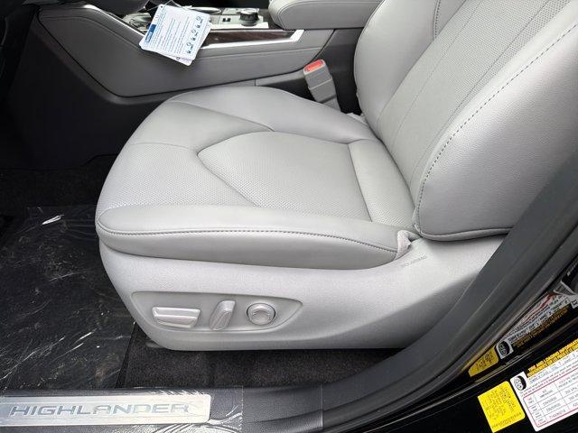 new 2026 Toyota Highlander car