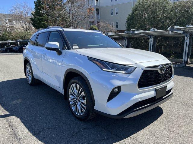 new 2026 Toyota Highlander Hybrid car, priced at $58,442