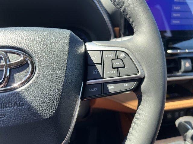 new 2026 Toyota Highlander Hybrid car, priced at $58,442