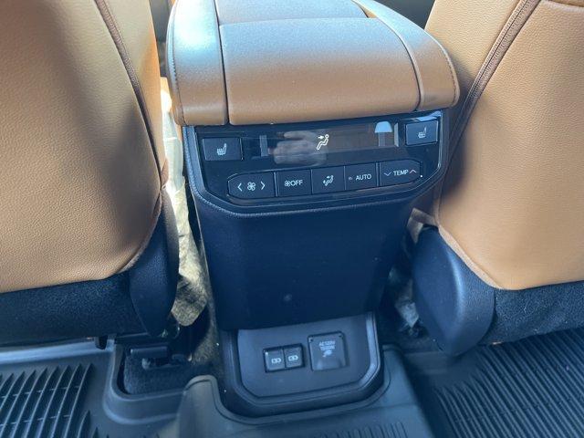 new 2026 Toyota Highlander Hybrid car, priced at $58,442