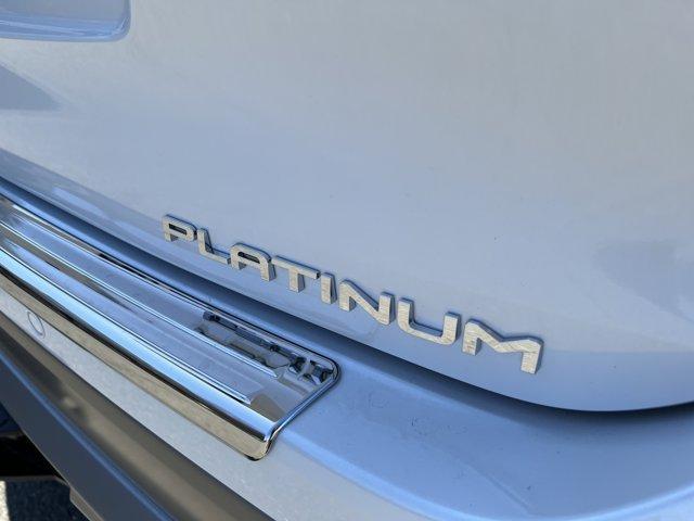 new 2026 Toyota Highlander Hybrid car, priced at $58,442