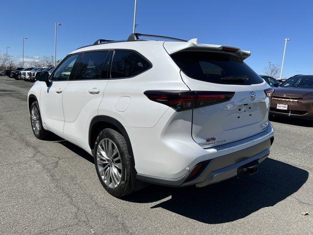 new 2026 Toyota Highlander Hybrid car, priced at $58,442