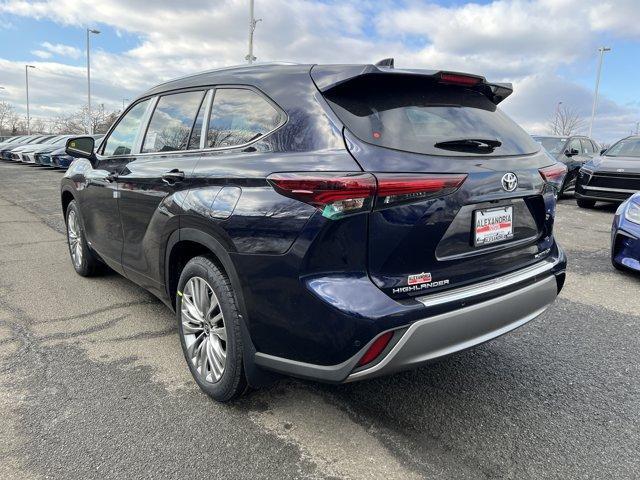 new 2026 Toyota Highlander Hybrid car