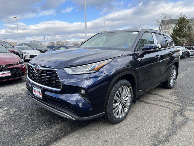 new 2026 Toyota Highlander Hybrid car