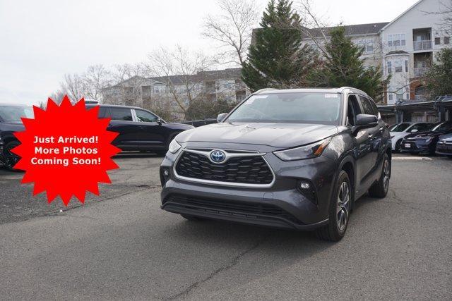 used 2023 Toyota Highlander Hybrid car, priced at $35,995