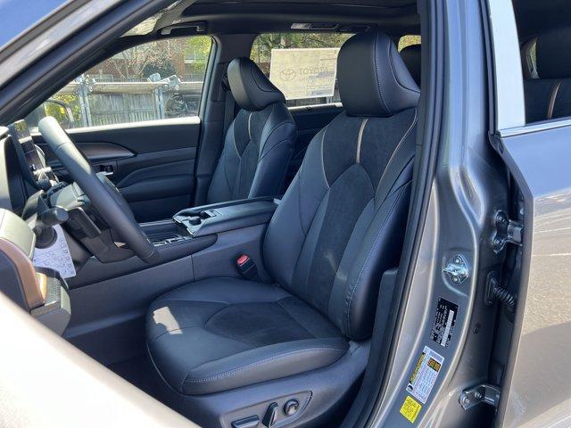 new 2026 Toyota Grand Highlander Hybrid car