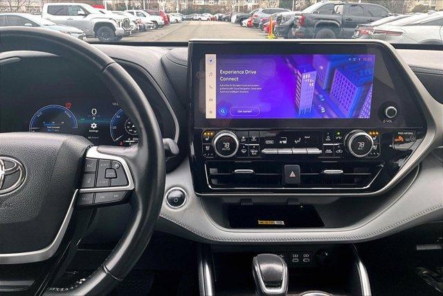 used 2023 Toyota Highlander Hybrid car, priced at $39,995