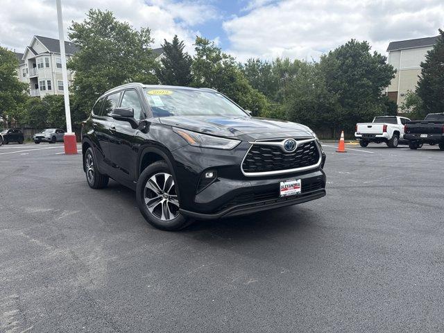 used 2022 Toyota Highlander Hybrid car, priced at $34,945