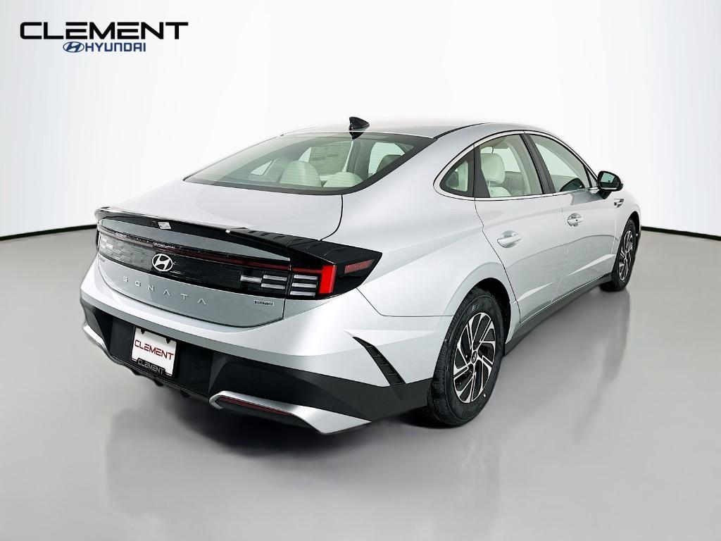 new 2026 Hyundai Sonata Hybrid car, priced at $30,348