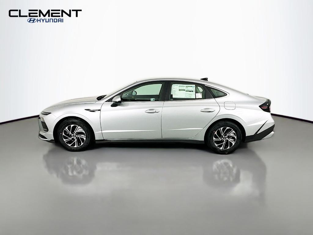 new 2026 Hyundai Sonata Hybrid car, priced at $30,348