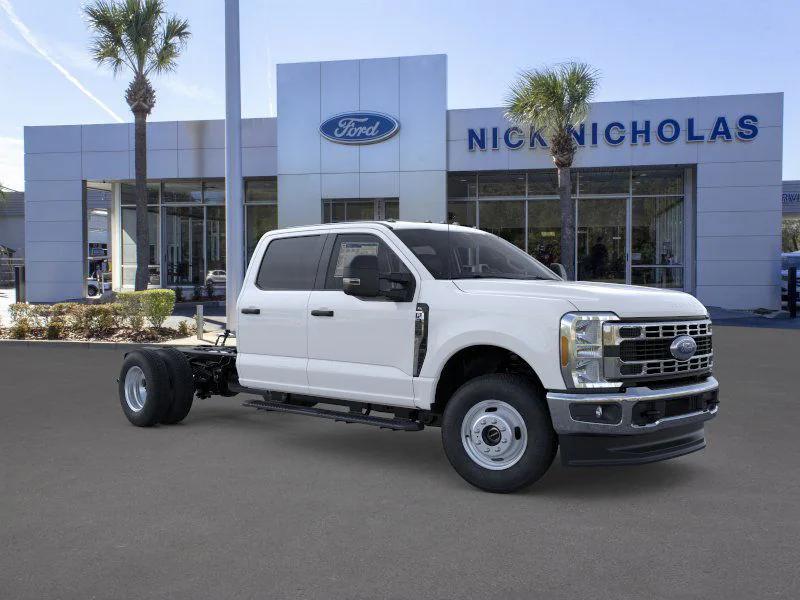 new 2025 Ford F-350 car, priced at $72,830