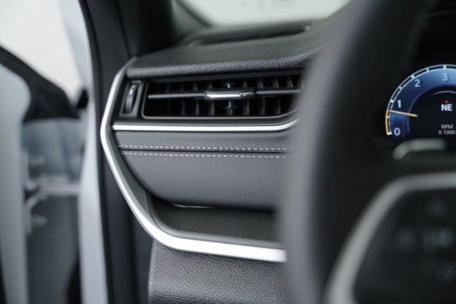 new 2025 Jeep Grand Cherokee L car, priced at $42,204