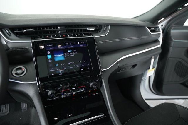 new 2025 Jeep Grand Cherokee L car, priced at $42,204