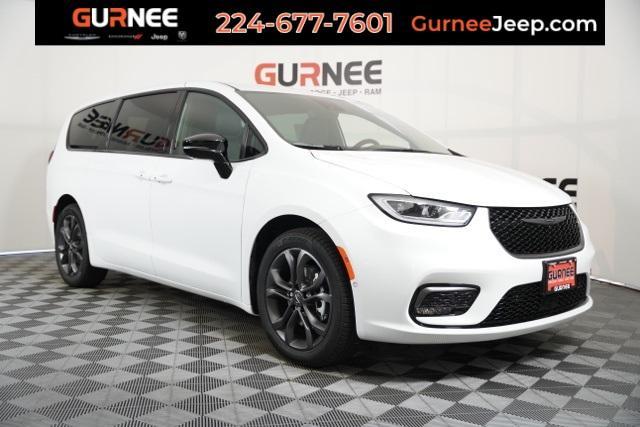 new 2026 Chrysler Pacifica car, priced at $40,365