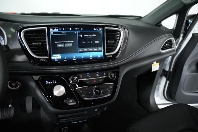 new 2026 Chrysler Pacifica car, priced at $40,365