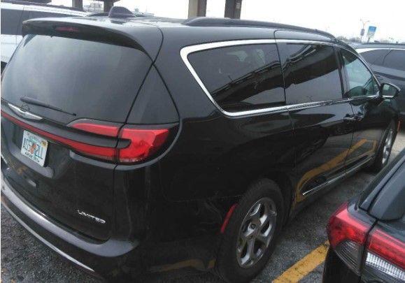used 2023 Chrysler Pacifica car, priced at $27,000