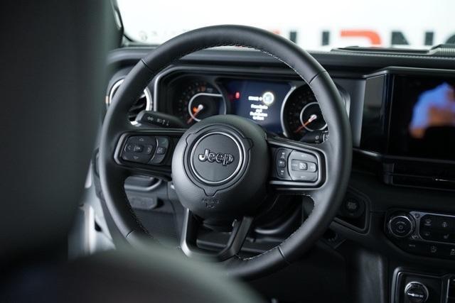 new 2025 Jeep Gladiator car, priced at $42,187