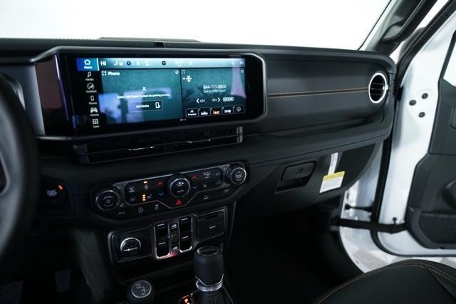 new 2025 Jeep Gladiator car, priced at $42,187