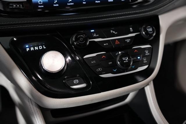 used 2023 Chrysler Pacifica Hybrid car, priced at $27,997