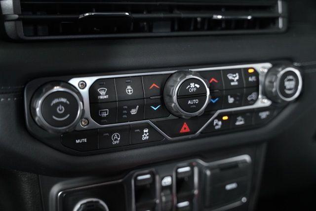 new 2025 Jeep Gladiator car, priced at $50,202