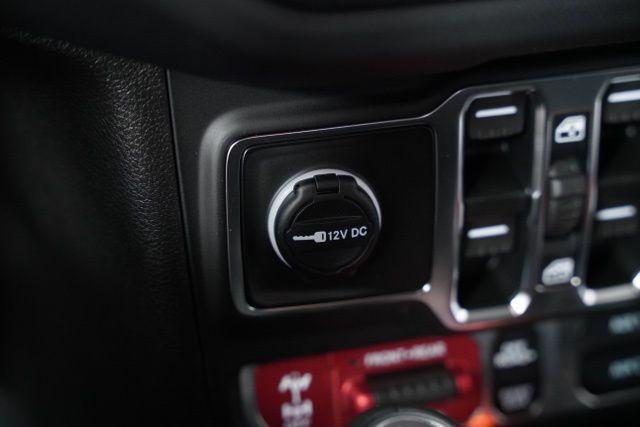 new 2025 Jeep Gladiator car, priced at $50,202