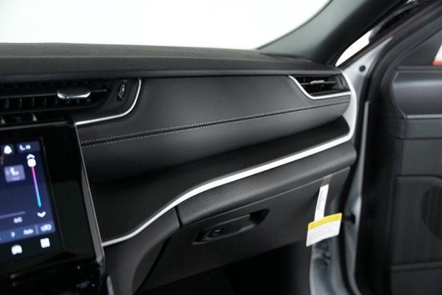 new 2025 Jeep Grand Cherokee car, priced at $40,958