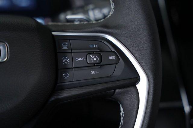 new 2025 Jeep Grand Cherokee car, priced at $40,958