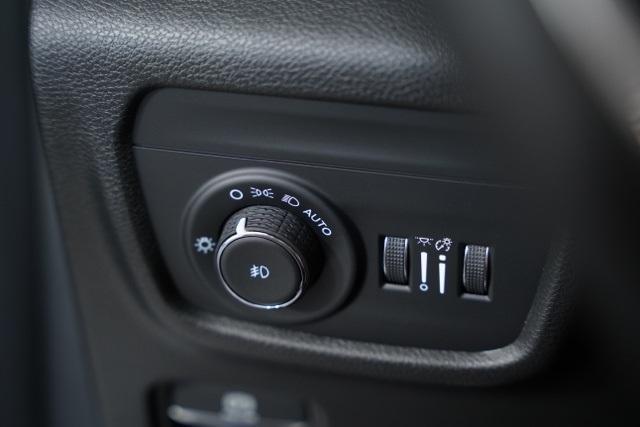 new 2025 Jeep Grand Cherokee car, priced at $42,509