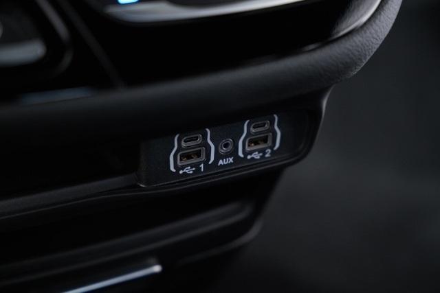 new 2025 Chrysler Pacifica car, priced at $39,092