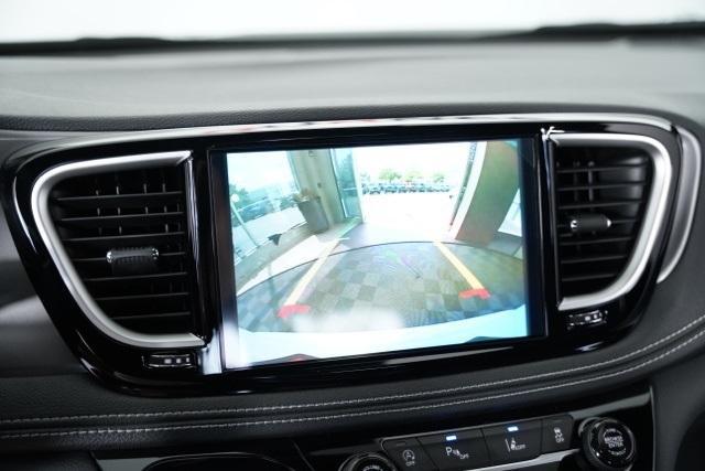 new 2025 Chrysler Pacifica car, priced at $39,092