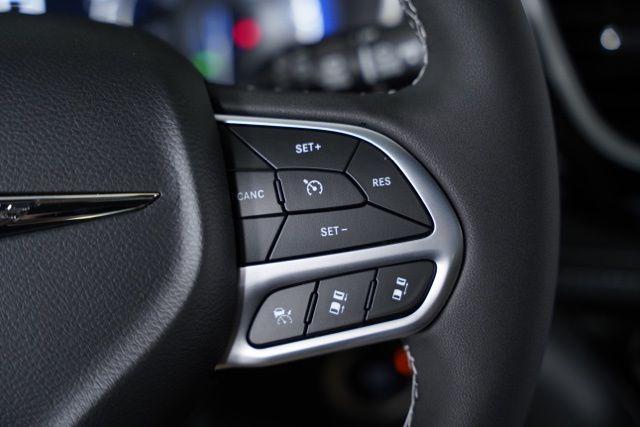 new 2025 Chrysler Pacifica car, priced at $39,842