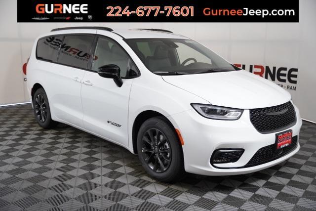 new 2025 Chrysler Pacifica car, priced at $39,092