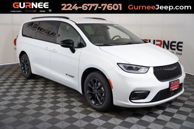 new 2025 Chrysler Pacifica car, priced at $39,242