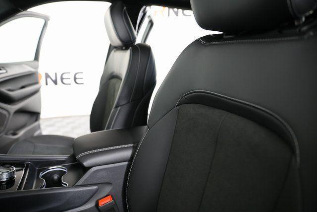 new 2025 Jeep Grand Cherokee car, priced at $41,304