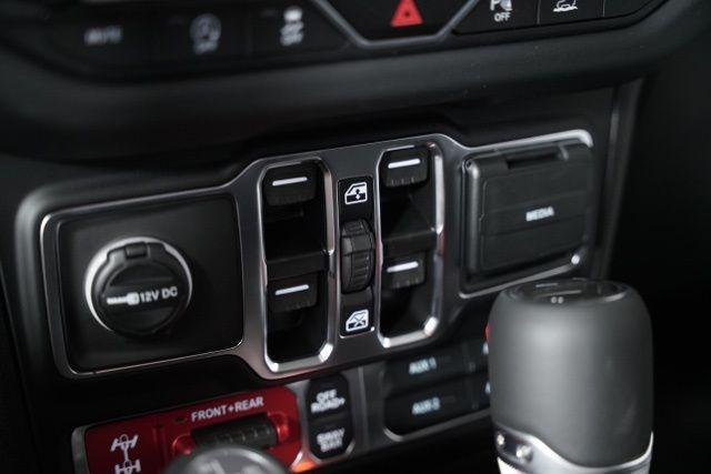 new 2025 Jeep Gladiator car, priced at $52,702