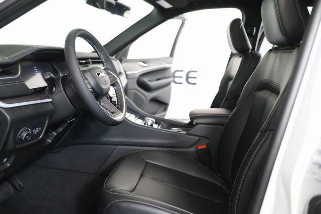 new 2025 Jeep Grand Cherokee car, priced at $41,776