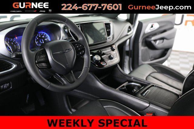 used 2025 Chrysler Pacifica car, priced at $31,000