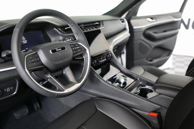 new 2025 Jeep Grand Cherokee car, priced at $41,526