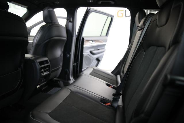 new 2026 Jeep Grand Cherokee car, priced at $44,075