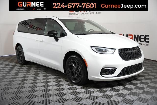 used 2024 Chrysler Pacifica Hybrid car, priced at $27,999