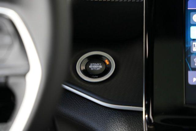 new 2025 Jeep Grand Cherokee car, priced at $40,954