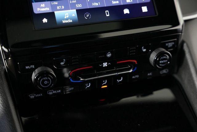 new 2025 Jeep Grand Cherokee car, priced at $40,954